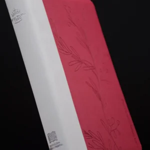 BIBLIA 086 LETRA SUPER GIGANTE COLOR FUCSIA BLANCO CANTO PLATA CIERRE INDICE